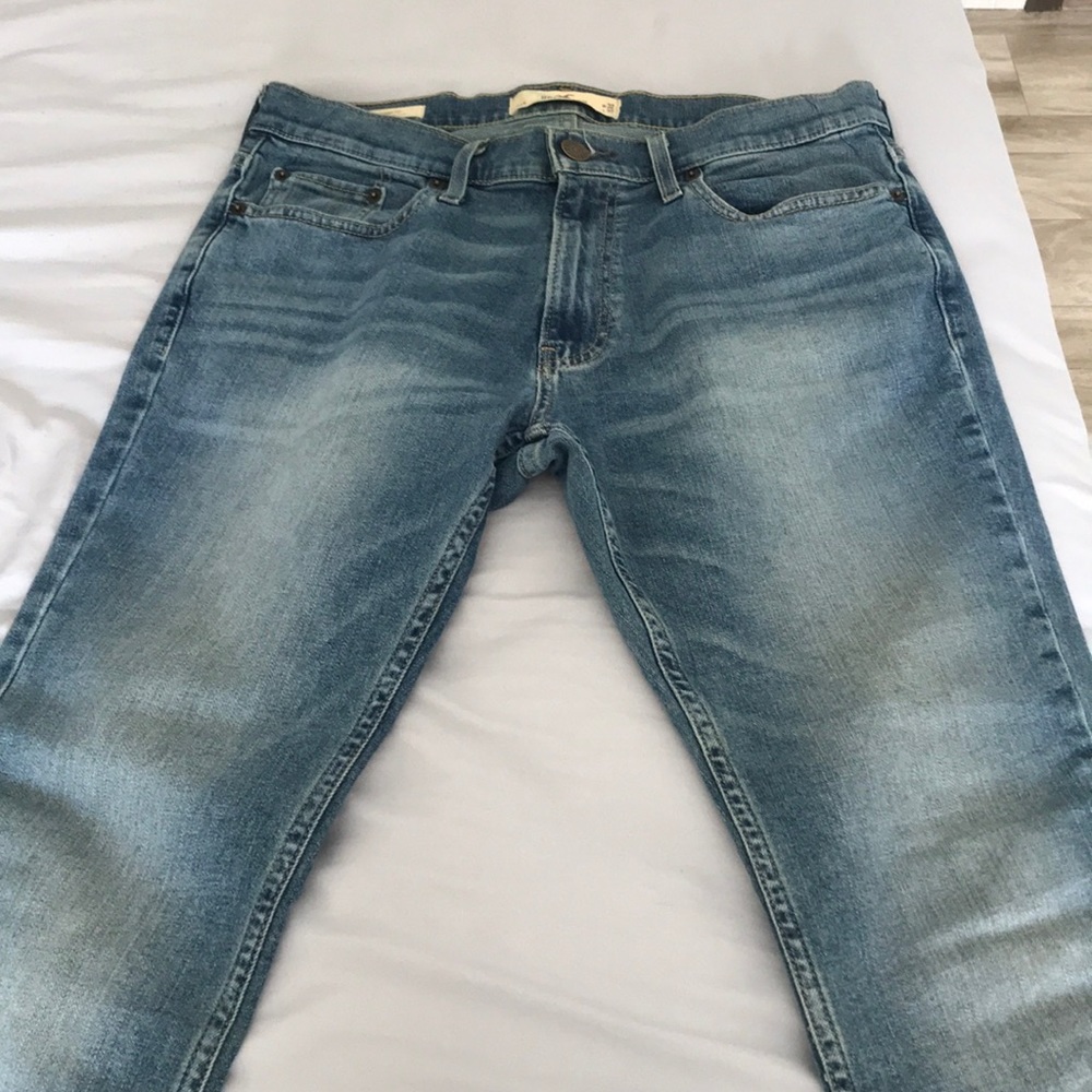 Hollister Slim fit Medium Washed Jean